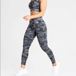 WOMEN’S BEST Camo Seamless Leggings. Black‎ M